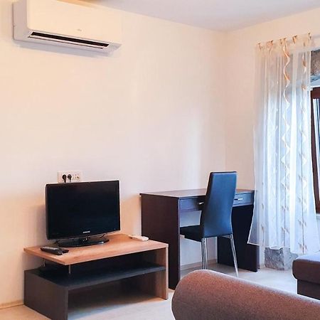 לובראן Apartment Bugenvilija מראה חיצוני תמונה