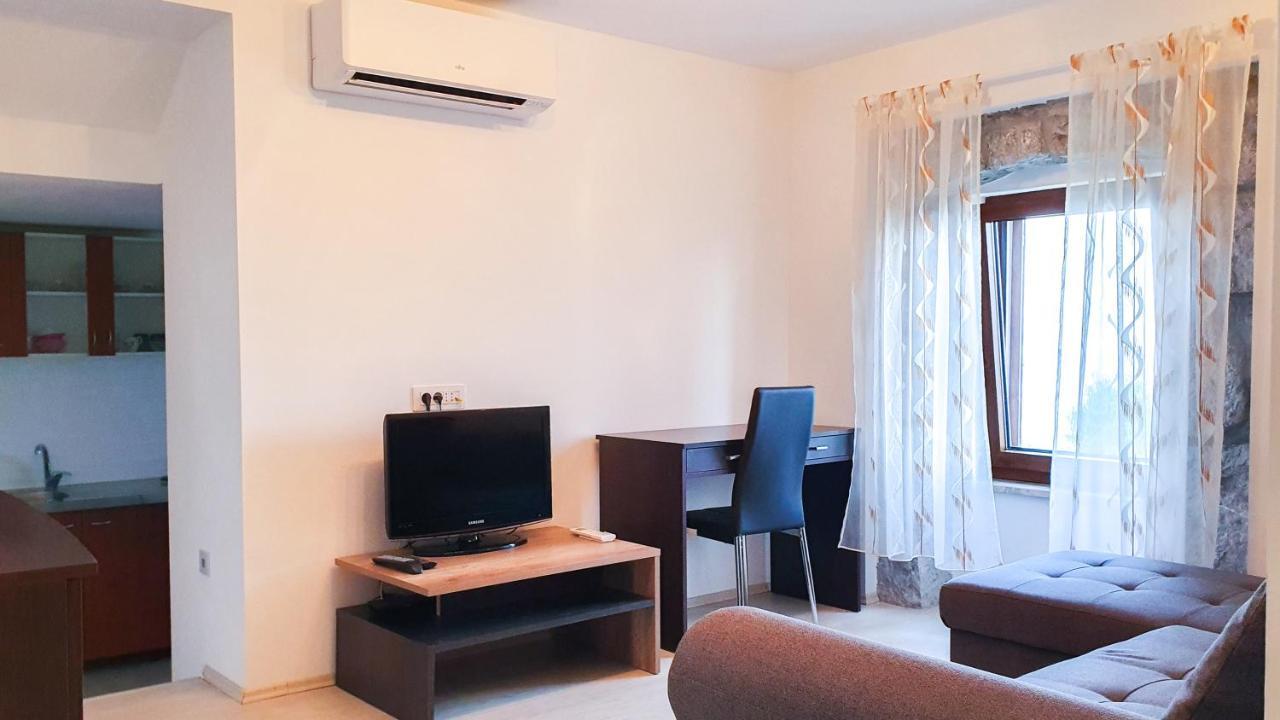 לובראן Apartment Bugenvilija מראה חיצוני תמונה
