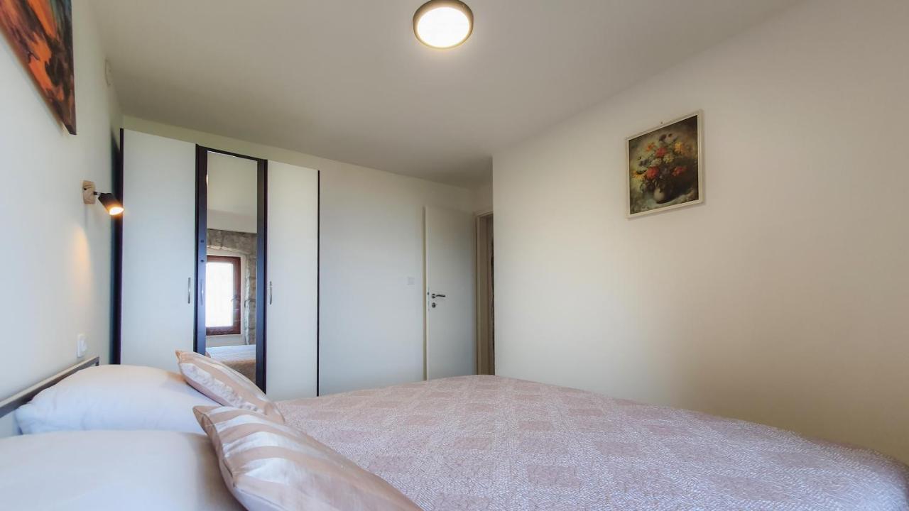 לובראן Apartment Bugenvilija מראה חיצוני תמונה