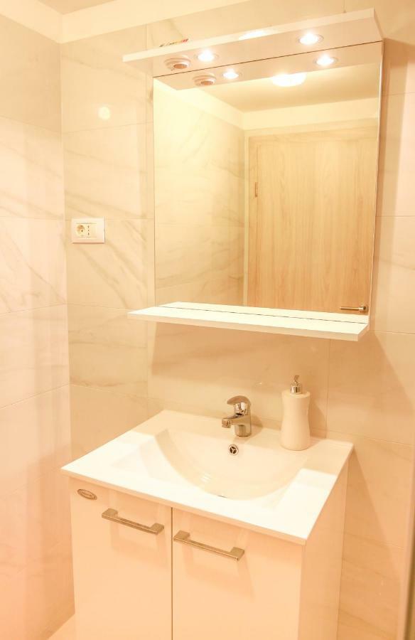 לובראן Apartment Bugenvilija מראה חיצוני תמונה